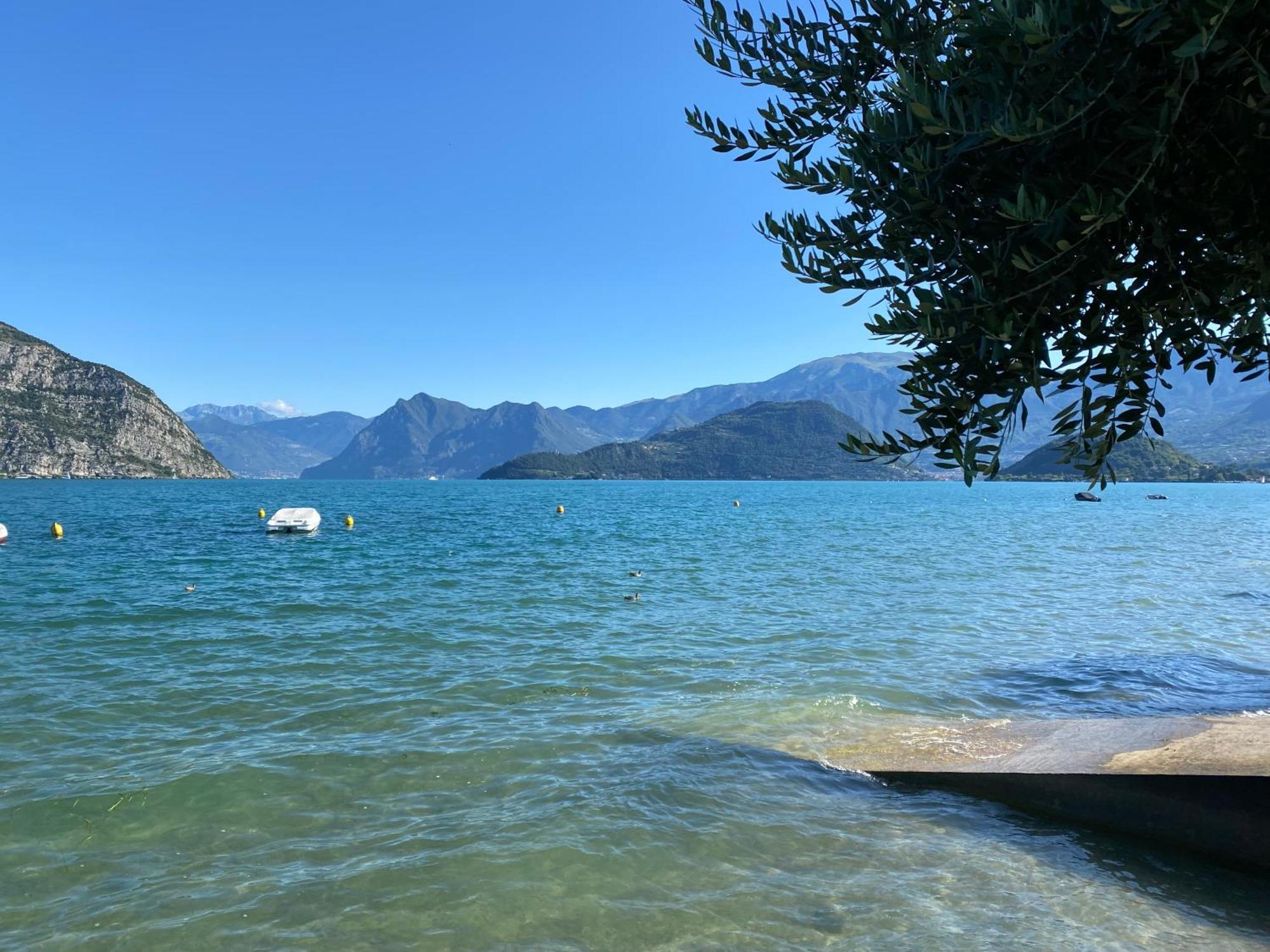 Holiday Home Punta D'Oro With Garden, Parking Place And Lake Access At 300 M Iseo Buitenkant foto