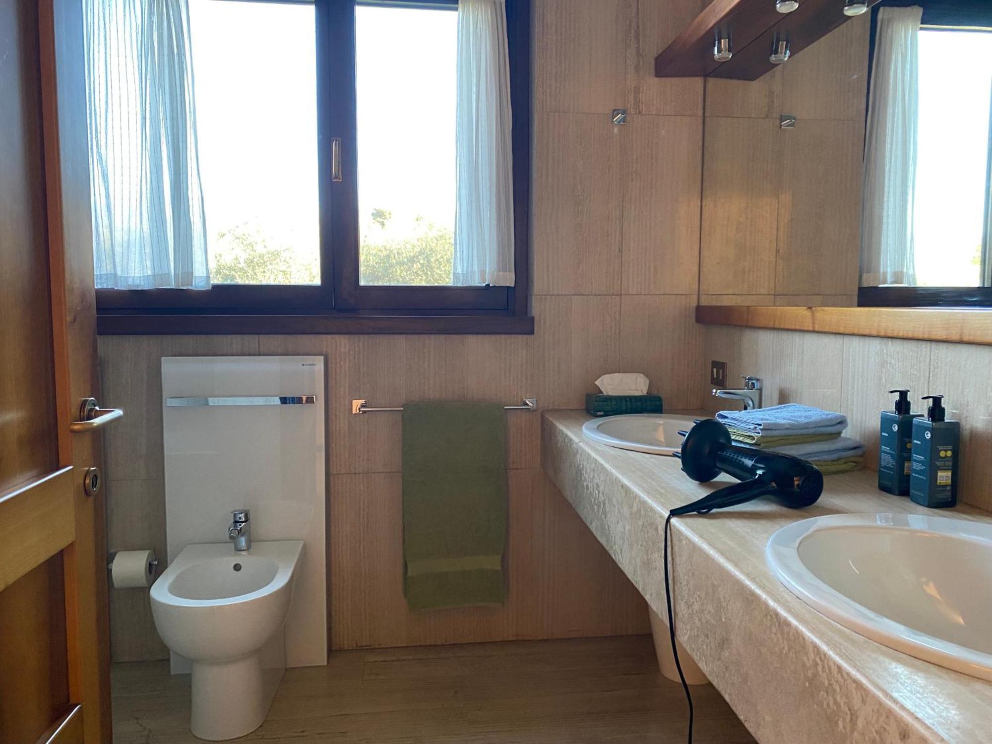 Holiday Home Punta D'Oro With Garden, Parking Place And Lake Access At 300 M Iseo Buitenkant foto